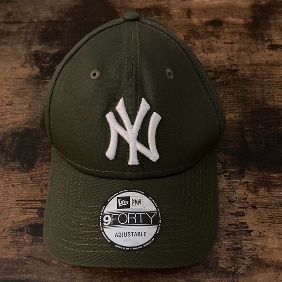 NY Yankees New Era 9Forty MLB Cap - Limited Edition - Picture 2 of 8